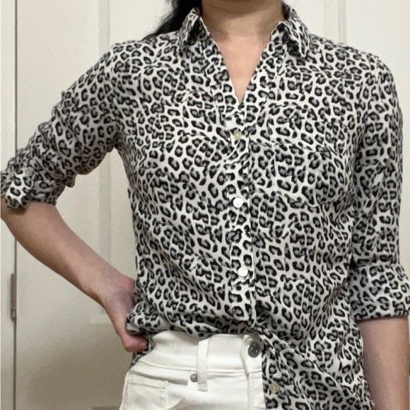 Petite XXS Leopard Print Button Down Shirt - Picture 4 of 4